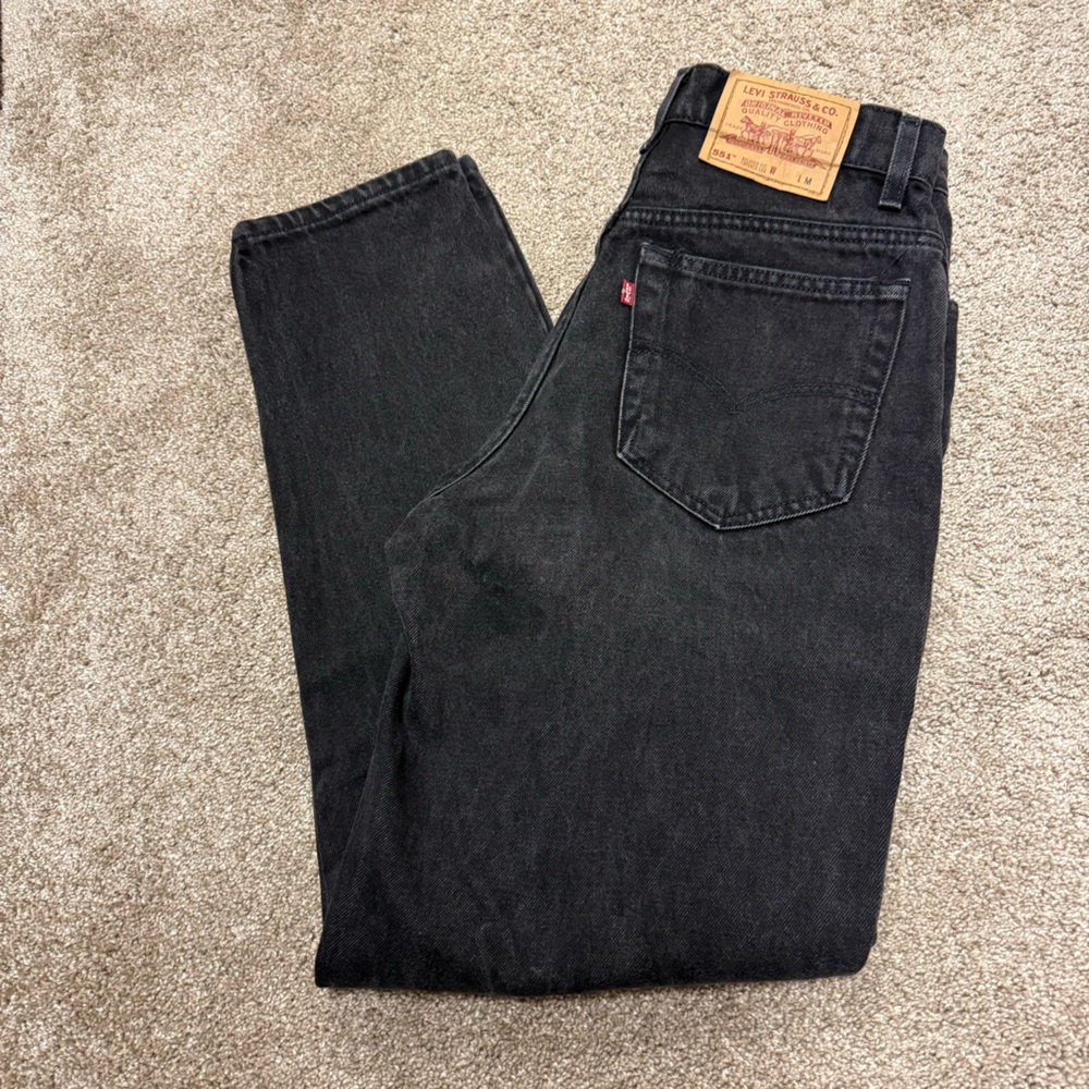 Levi VTG 551 Black Relaxed Fit Tapered Leg
